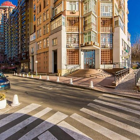 2К Квартира У Новому Будинку, Печерськ 키예프 외부 사진